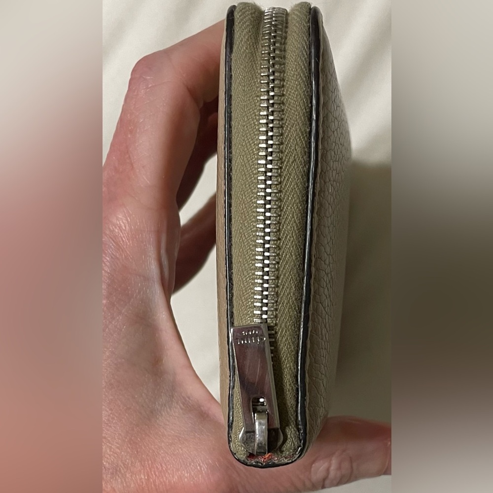 Beautiful Celine Authentic Vintage Taupe Leather Wallet w/ Gorgeous Red Interior - Picture 5 of 16